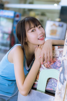 国内AI明星造梦忘忧草